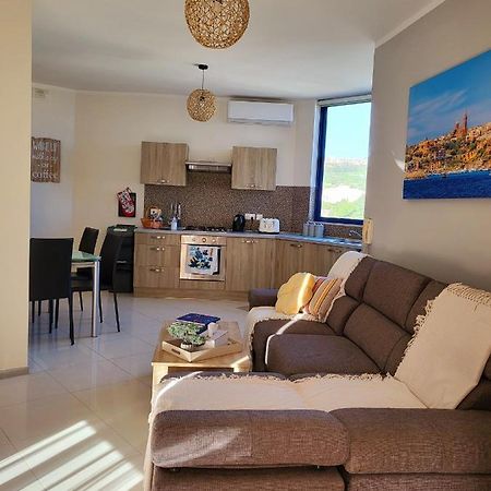 Ir-Rixa Holiday Penthouse Għajnsielem Extérieur photo