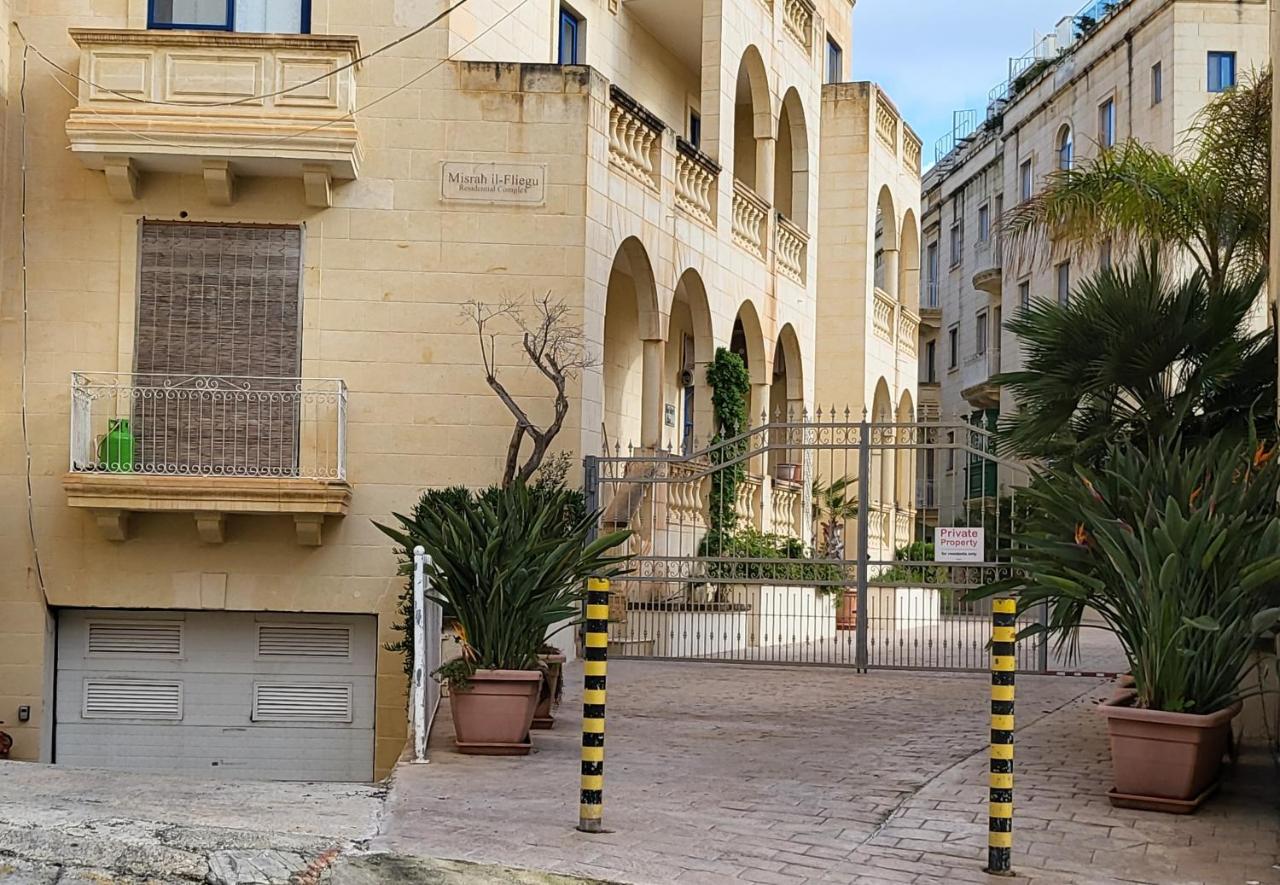 Ir-Rixa Holiday Penthouse Għajnsielem Extérieur photo